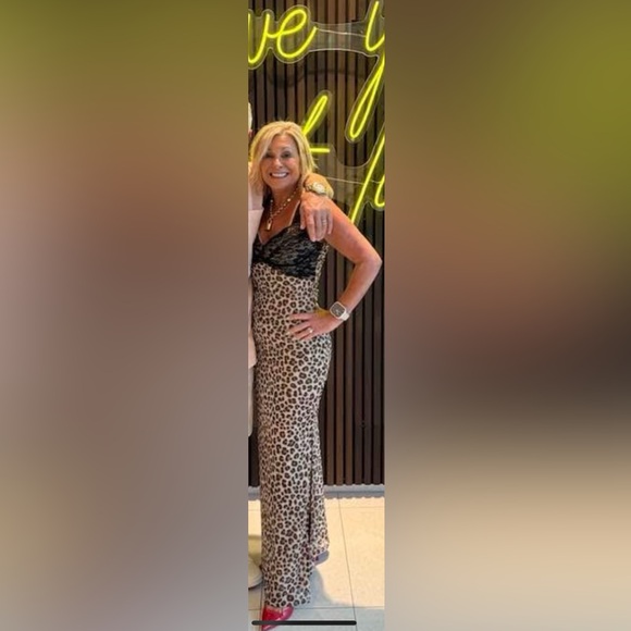 Meet your Posher, Cindy - Picture 5 of 7